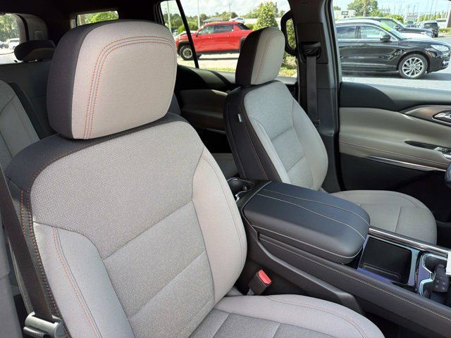 Used 2026 Chevrolet Traverse LT FWD image 19