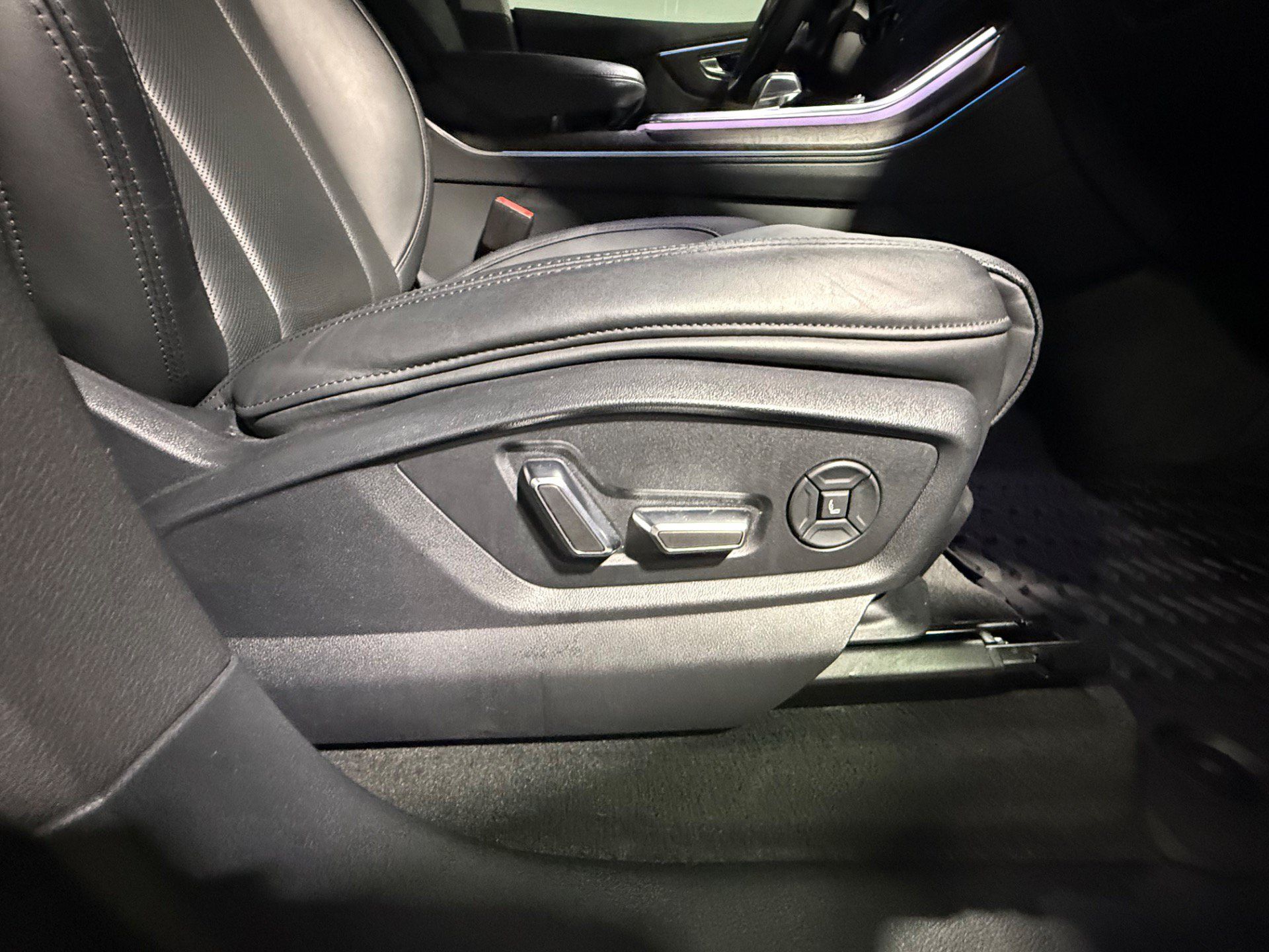 Used 2019 Audi Q8 Prestige w/ Luxury Package AWD/4WD image 50