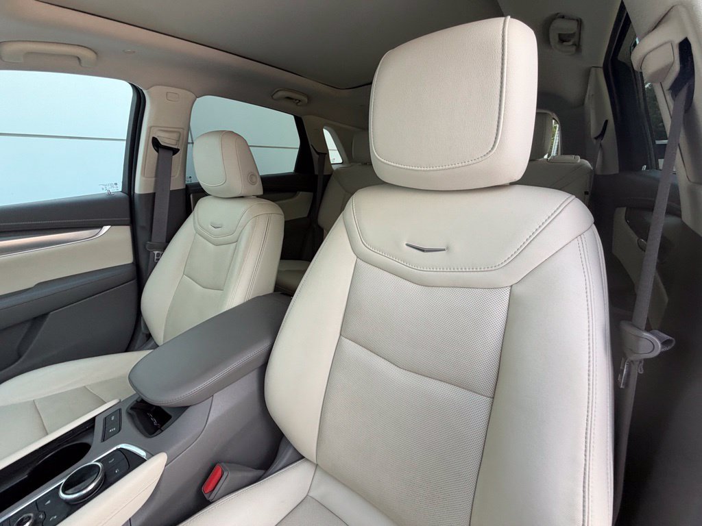 Used 2021 Cadillac XT5 Premium Luxury FWD image 11