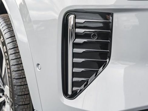 New 2026 Volvo XC90 B6 Plus w/ Protection Package Premier image 15