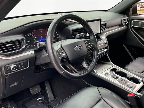 Used 2020 Ford Explorer XLT w/ Equipment Group 202A image 14