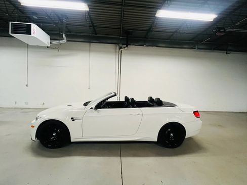 Used 2010 BMW M3 Convertible RWD image 5
