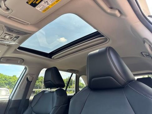 Used 2019 Toyota RAV4 XLE Premium AWD/4WD image 8