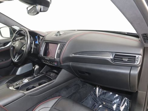 Used 2018 Maserati Levante GranSport image 51