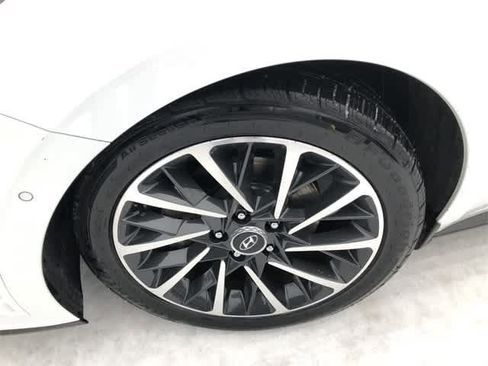 Used 2021 Hyundai Sonata Limited w/ Preferred Accessory Package image 10