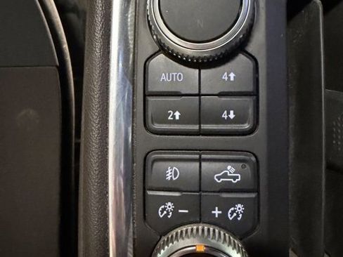 Used 2020 GMC Sierra 1500 SLT image 21