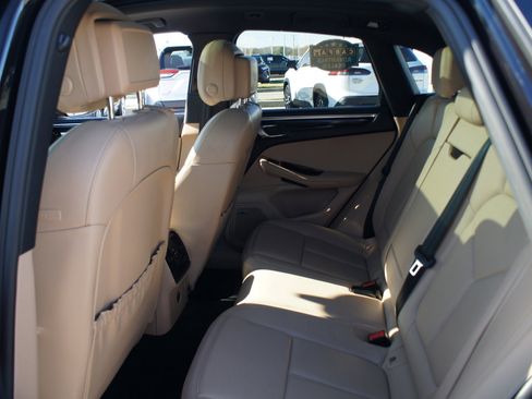 Used 2021 Porsche Macan S image 15