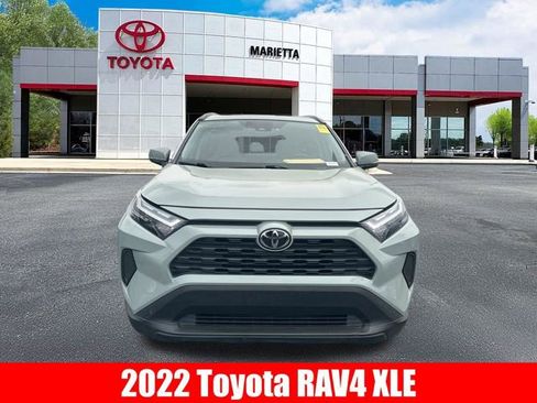 Used 2022 Toyota RAV4 XLE w/ Convenience Package image 2