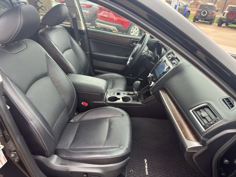 Used 2018 Subaru Outback 2.5i Limited image 15