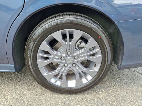 Used 2026 Honda Odyssey Touring image 9