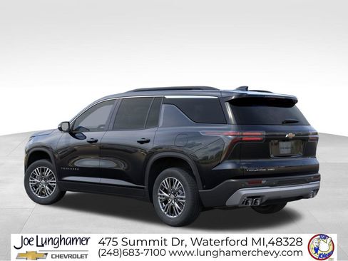 New 2026 Chevrolet Traverse LT w/ Driver Confidence Package AWD/4WD image 3