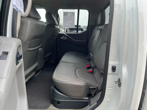 Used 2016 Nissan Frontier SL image 15