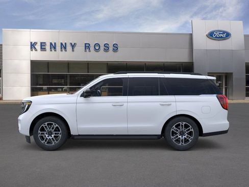 New 2025 Ford Expedition Active image 4