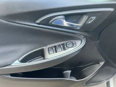 Used 2021 Chevrolet Malibu LT FWD image 9