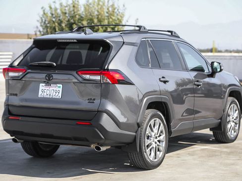 Used 2023 Toyota RAV4 XLE Premium AWD/4WD image 5