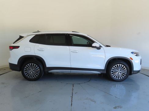 New 2025 Volkswagen Tiguan S image 2