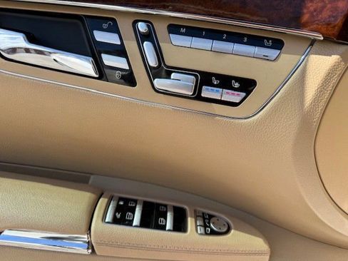 Used 2010 Mercedes-Benz S 550 image 27