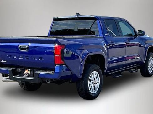 Used 2024 Toyota Tacoma SR5 AWD/4WD image 5