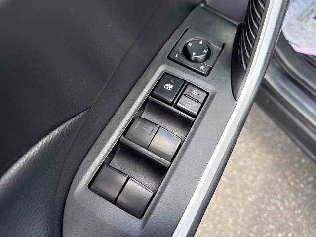 Used 2021 Toyota RAV4 XLE w/ Convenience Package FWD image 25