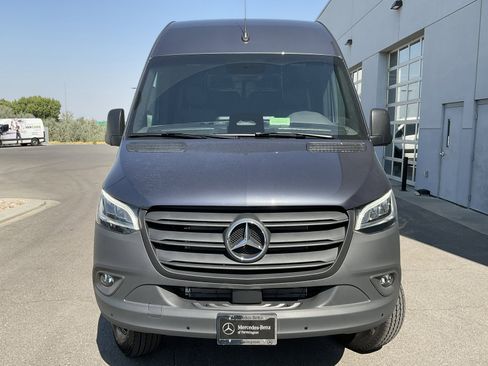 Used 2025 Mercedes-Benz Sprinter 2500 image 7