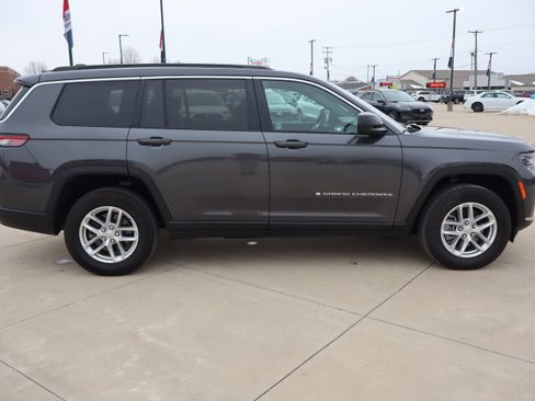 Used 2024 Jeep Grand Cherokee L Laredo w/ Luxury Tech Group I image 4