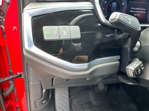 Used 2019 Audi Q3 2.0T Premium Plus AWD/4WD image 33