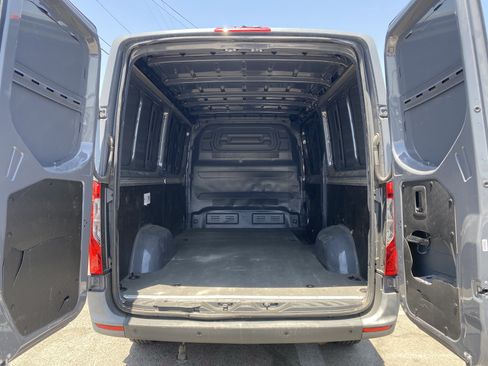 Used 2021 Mercedes-Benz Sprinter 2500 w/ Premium Package image 14