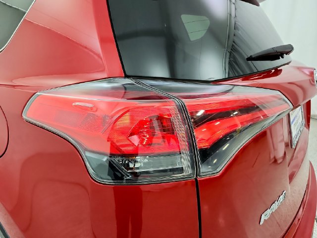 Used 2017 Toyota RAV4 LE w/ Carpet Mat Package AWD/4WD image 34