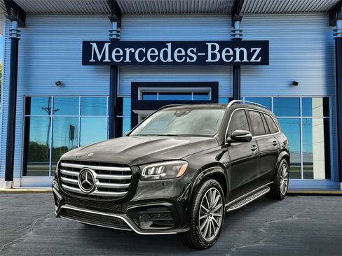 New 2026 Mercedes-Benz GLS 580 4MATIC image 3