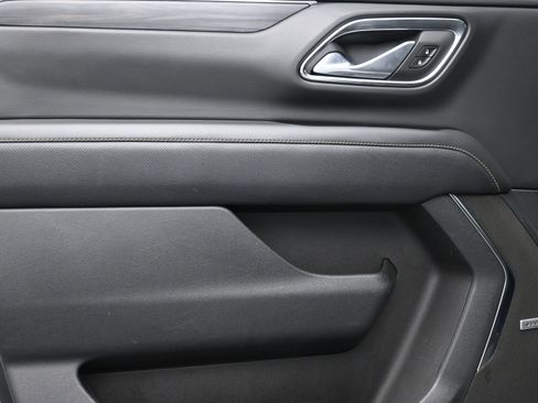 Used 2024 GMC Yukon XL SLT image 18