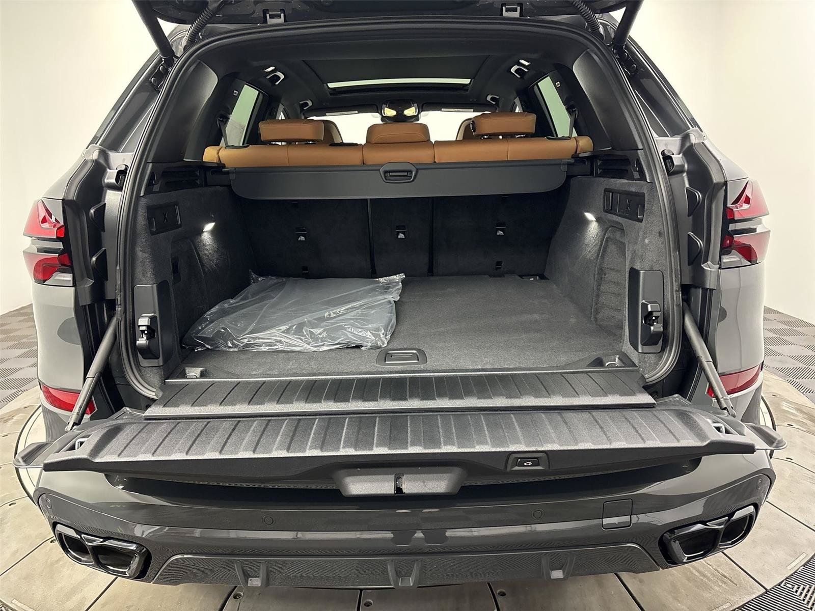 New 2026 BMW X5 M60i w/ Climate Comfort Package AWD/4WD image 21