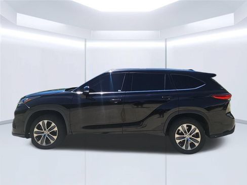 Used 2020 Toyota Highlander XLE FWD image 8