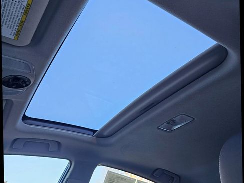 Used 2015 Toyota Prius Four w/ Deluxe Solar Roof Package image 33