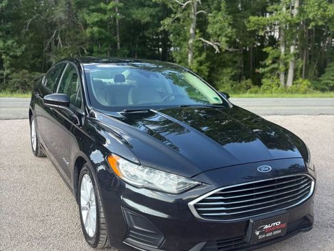 Used 2019 Ford Fusion SE image 10