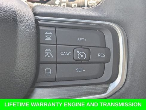 Used 2024 Jeep Wagoneer L Series II w/ Flexible Seating Group RWD image 27