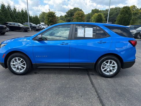 Used 2024 Chevrolet Equinox LS w/ LS Convenience Package FWD image 2