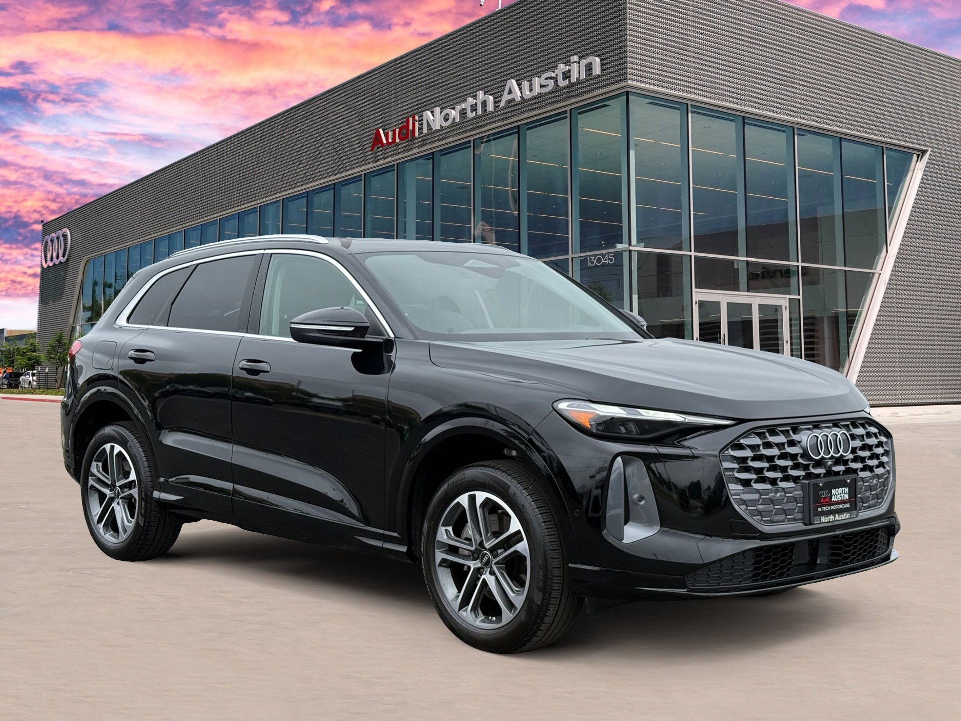 Certified 2025 Audi Q5 Premium w/ Convenience Package AWD/4WD image 4