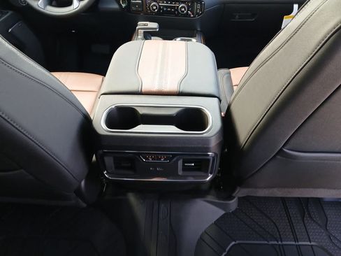 New 2026 Chevrolet Silverado 1500 High Country w/ High Country Premium Package AWD/4WD image 98
