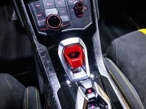 Used 2018 Lamborghini Huracan Performante image 44