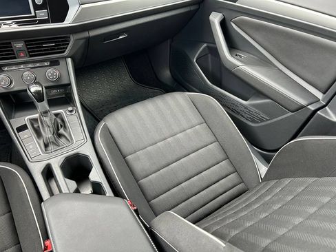 Certified 2024 Volkswagen Jetta Sport FWD image 11
