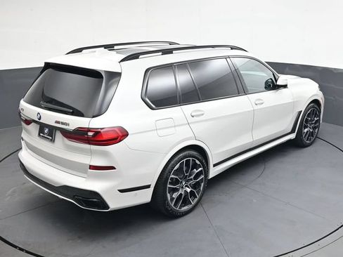 Used 2021 BMW X7 M50i w/ Dynamic Handling Package AWD/4WD image 23
