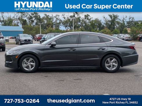 Used 2023 Hyundai Sonata SE w/ Preferred Accessory Package FWD image 2
