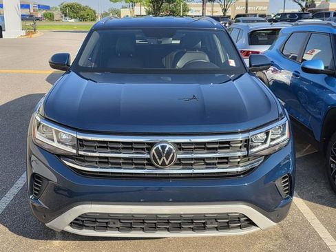 Used 2023 Volkswagen Atlas Cross Sport SE FWD image 2