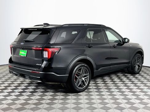 Used 2025 Ford Explorer ST-Line w/ ST-Line Street Pack AWD/4WD image 8