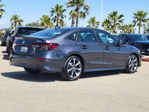 Used 2025 Honda Civic Sport image 4