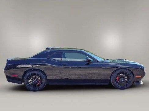 Used 2017 Dodge Challenger R/T Scat Pack image 4