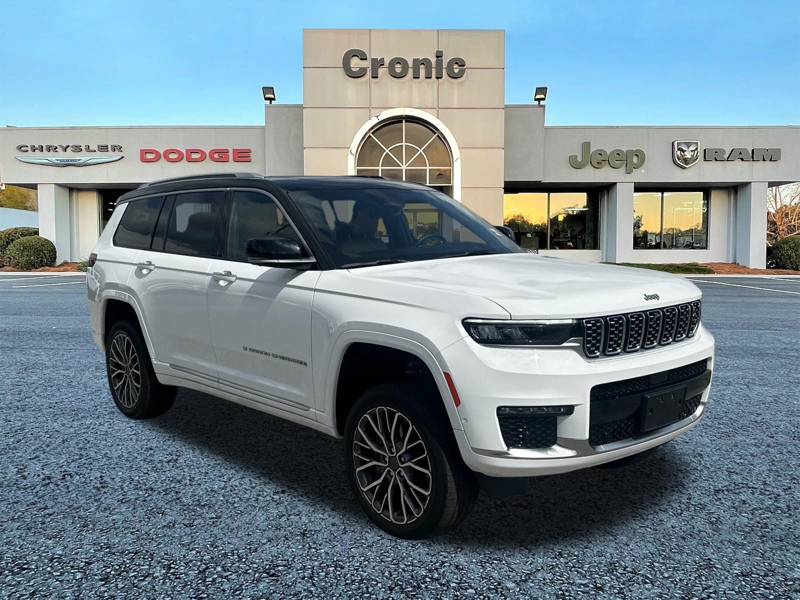 Used 2023 Jeep Grand Cherokee L Summit AWD/4WD image 1