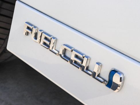 Used 2022 Toyota Mirai w/ Advanced Technology Package RWD image 28