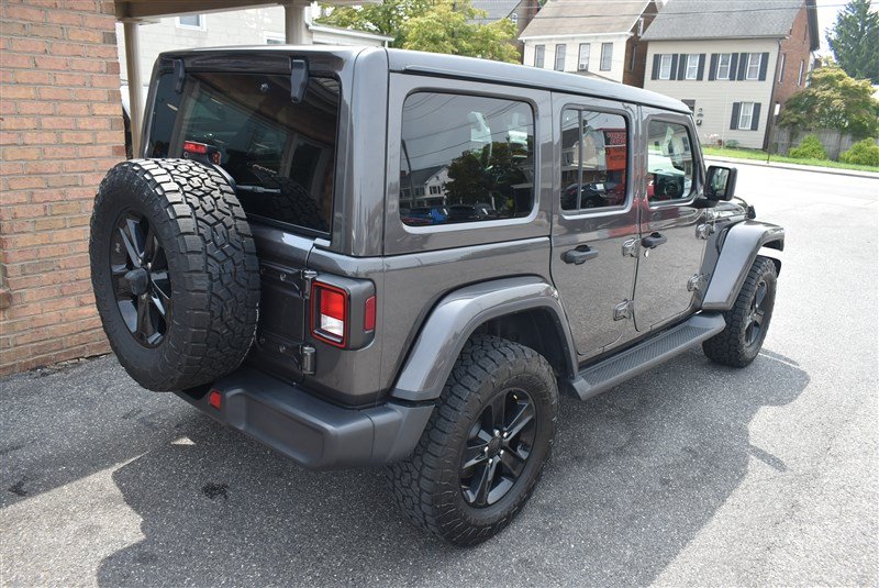 Used 2021 Jeep Wrangler Unlimited Sahara AWD/4WD image 4