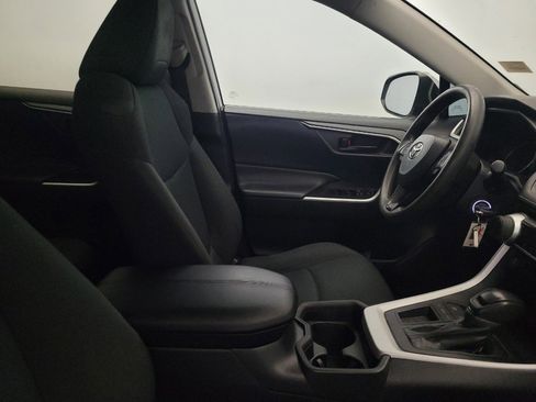 Used 2021 Toyota RAV4 LE FWD image 21